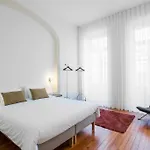 Oporto City Flats - The White Box House